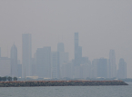 New York, Chicago e altre citt&agrave; statunitensi sono coperte di fumo a causa degli incendi boschivi canadesi