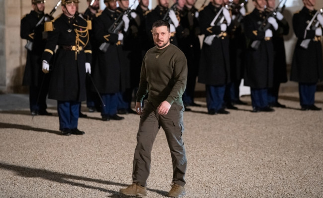 Zelensky avverte la Russia che pianifica basi di controllo droni in Bielorussia