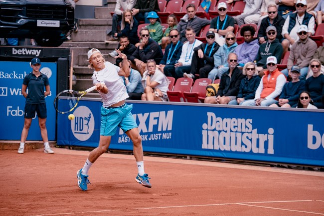 Leo Borg, figlio di Björn Borg, vince la sua seconda partita ATP di sempre a Stoccolma