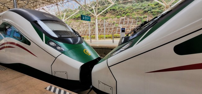 Treno si è fermato e uccide 11 operai ferroviari nel peggior incidente ferroviario in Cina da oltre un decennio