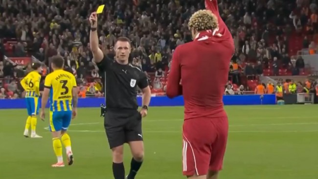 Ekitike si scusa per l'azione "stupida" e non necessaria che ha portato al cartellino rosso