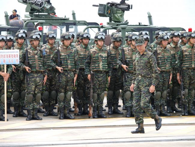 Taiwan simula scenari militari nei giochi di guerra annuali degli Han Kuang