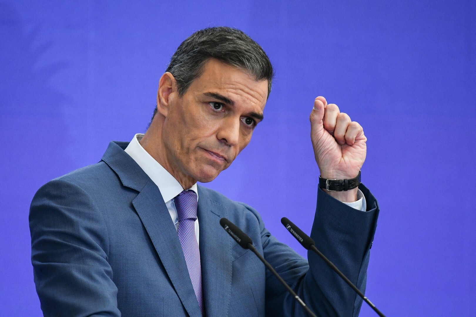 Il Primo Ministro spagnolo Pedro Sánchez parteciperà alla finale della Coppa del Mondo, ma non Javier Milei per superstizione