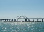 L'Ucraina colpisce di nuovo il ponte di Crimea in un'operazione subacquea