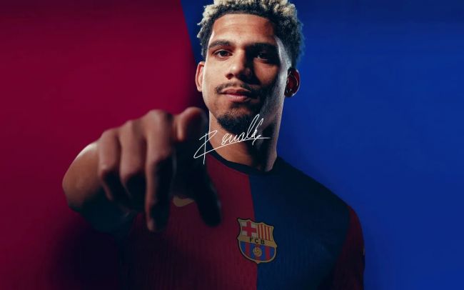 Ronald Araújo cambia idea e firma il prolungamento del contratto con l'FC Barcelona fino al 2031