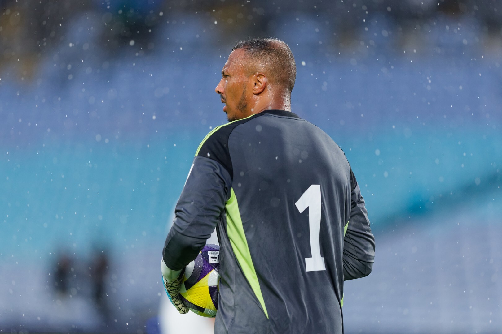 Curaçao conquista il primo punto in Coppa del Mondo e il portiere compie 15 parate, un record di 15 partite contro l'Ecuador
