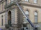 "Silenzioso come un sussurro": l'azienda tedesca di ascensori trasforma la rapina al Louvre in una delle migliori pubblicit&agrave; mai realizzate