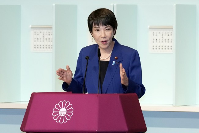 Il Primo Ministro giapponese invita la popolazione a cercare posizioni più alte dopo il terremoto al largo delle coste del paese