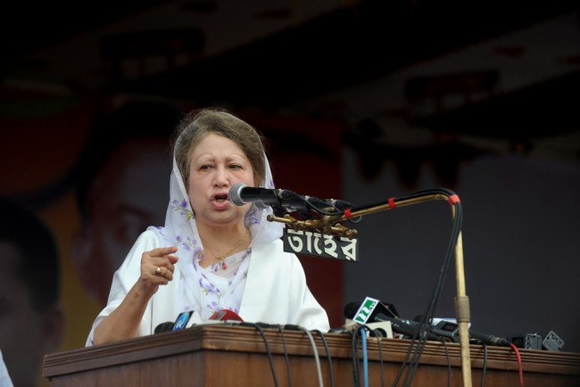 Khaleda Zia, prima donna primo ministro del Bangladesh, è venuta a mancare all'età di 80 anni