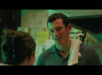 Callum Turner e Monica Barbaro si fanno civettuoli nella prossima commedia romantica One Night Only