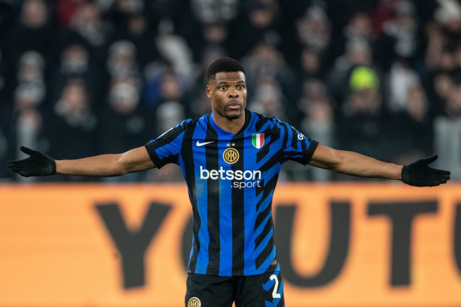Il Real Madrid conferma ufficialmente il quarto trasferimento dell'estate: terzino destro Denzel Dumfries