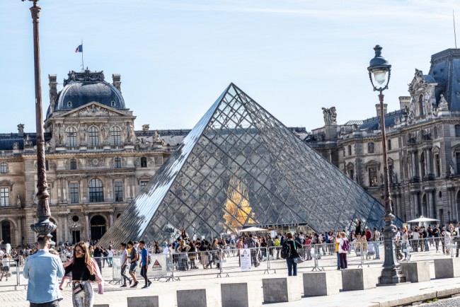 Il Louvre rimarrà chiuso lunedì a causa dello sciopero