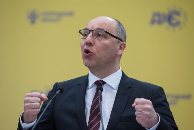 L'Ucraina punta il dito contro la Russia per l'uccisione del politico ucraino Andriy Parubiy