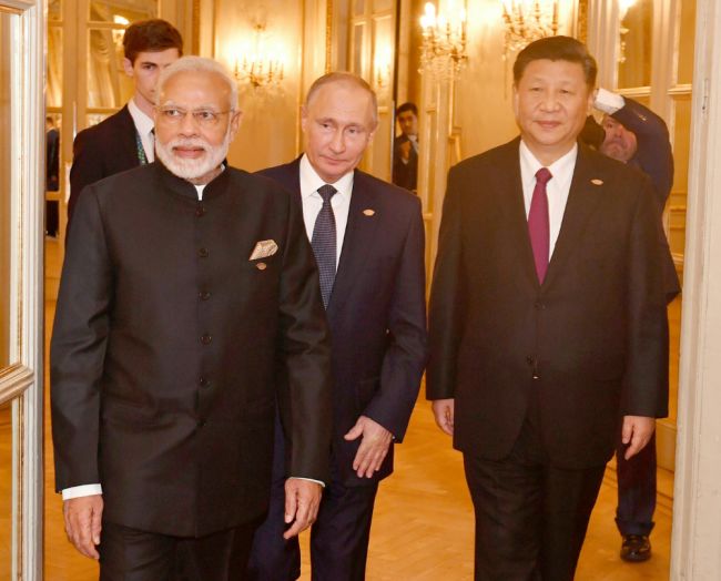 Xi, Putin e Modi si incontrano in Cina per il vertice della SCO