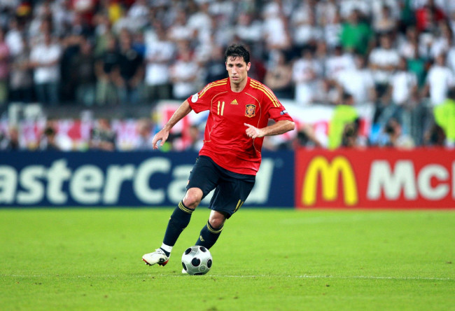 Il campione di Coppa del Mondo Joan Capdevila chiede aiuto dopo che gli è stato negato l'ESTA per guardare la finale Spagna vs. Argentina