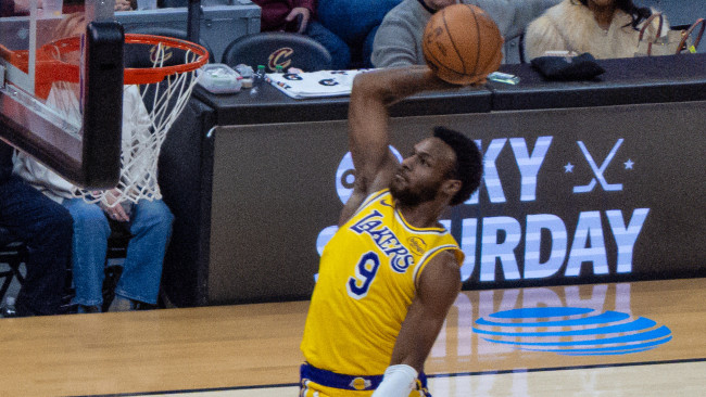 LeBron James "non dà per scontato" il giocare con suo figlio, mentre si avvicinano a un altro primato nella storia della NBA