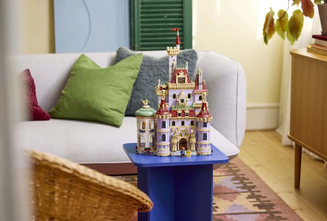 Lego e Disney si uniscono ancora una volta per il set del castello de La Bella e la Bestia