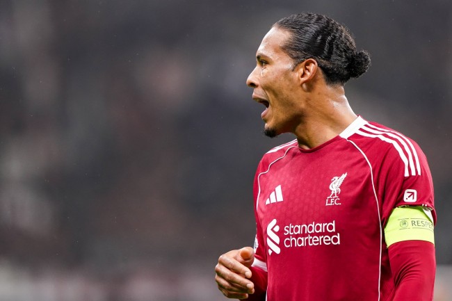 Il capitano del Liverpool Virgil Van Dijk critica i commenti "sopra le righe" di Rooney, esortandolo a dare l'esempio