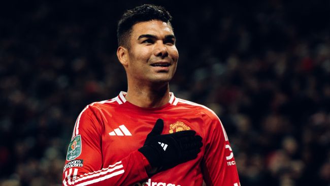 Il Manchester United torna in forma con la vittoria per 5-2 nella prima partita di Van Nistelrooy