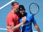 Novak Djokovic viene fischiato dopo il ritiro a met&agrave; partita e Zverev lo difende: "Ha dato tutto per lo sport per 20 anni"