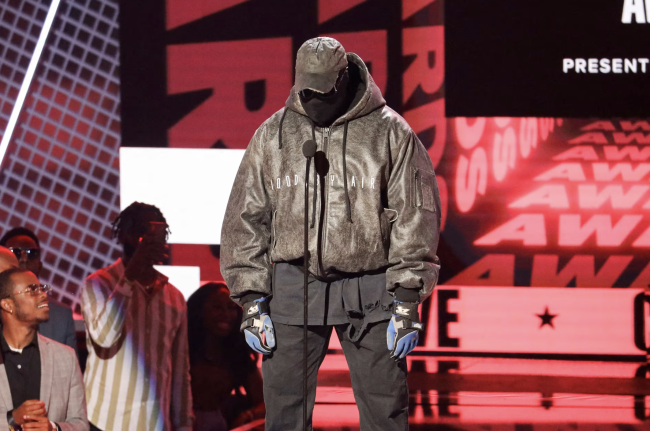 Wireless Festival cancellato dopo che Kanye West è stato bandito dall'ingresso nel Regno Unito