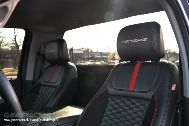 Ford presenta il nuovo F-150 Roush Nitemate dall'aspetto cattivo