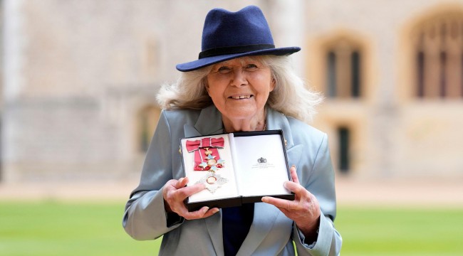 Jilly Cooper muore a 88 anni