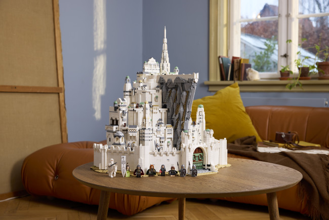 Lego rivela ufficialmente l'enorme set Lord of the Rings: Minas Tirith, uno dei set Lego più grandi di sempre