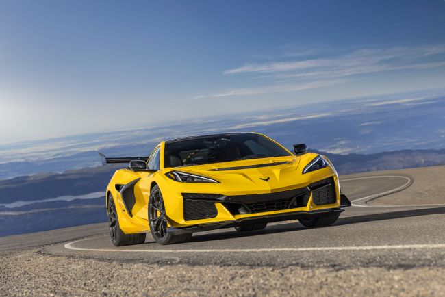 La Corvette ZR1 2025 di Chevrolet sarà dotata del motore V8 americano più potente di sempre