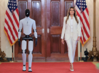 Robot si unisce a Melania Trump all'evento educativo all'IA della Casa Bianca