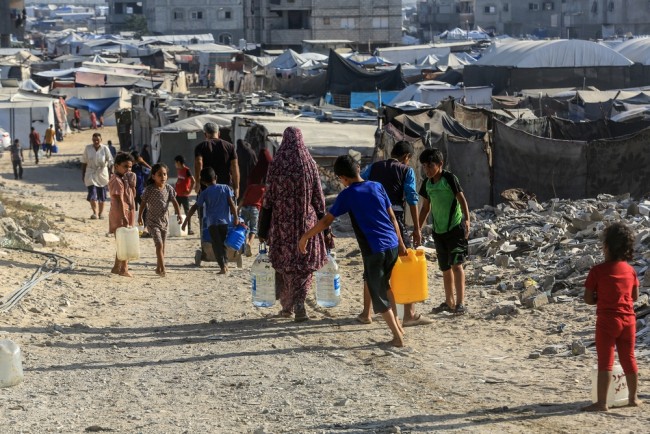 Israele apre una nuova via d'uscita temporanea mentre si intensifica l'evacuazione da Gaza