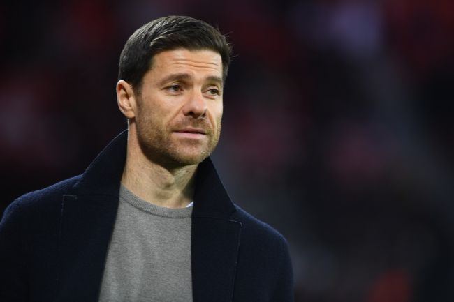 Xabi Alonso ha detto al Bayer Leverkusen che se ne andrà quest'anno, secondo quanto riferito l'annuncio del Real Madrid è imminente