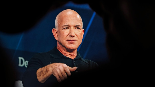 Amazon presenta una massiccia spinta di investimento nell'IA il giorno dopo che Bezos ha smorzato il Washington Post