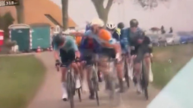 La squadra ciclistica NSN si scusa per il ciclista che ha colpito un rivale alla testa