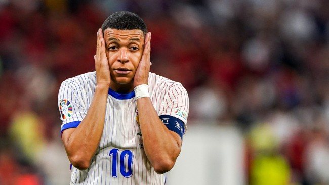 Mbappé commenta la sua caviglia prima della partita della Francia contro l'Azerbaigian venerdì