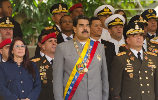 Maduro minaccia di armare il Venezuela contro la presenza degli Stati Uniti