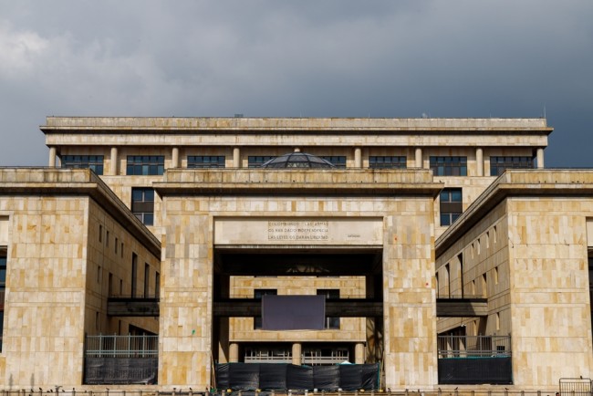 La Colombia celebra i 40 anni dall'assedio del Palazzo di Giustizia, uno dei capitoli più bui della sua storia