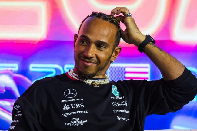 Lewis Hamilton continuerà a lottare nonostante gli attacchi di Trump alla diversità e all'uguaglianza