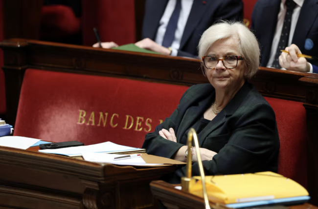 Macron spinge per un aumento della difesa di 36 miliardi di euro