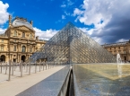 Due sospetti arrestati in relazione alla rapina al Louvre