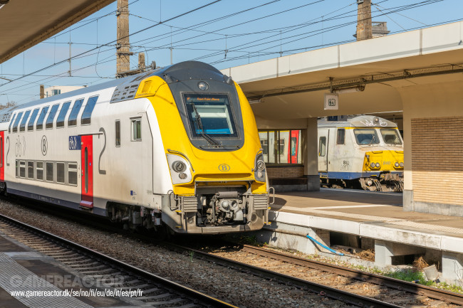 Incidente mortale in Belgio: treno che si scontra con scuolabus