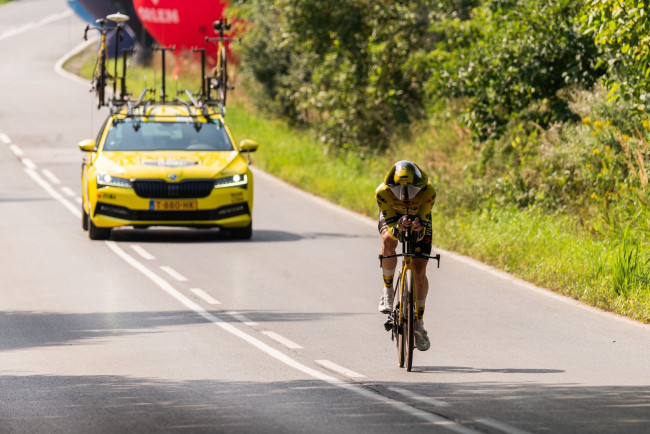 Il capo del Team Visma afferma che il Tour de France è "truccato" dopo i controlli antidoping notturni che hanno colpito Vingegaard
