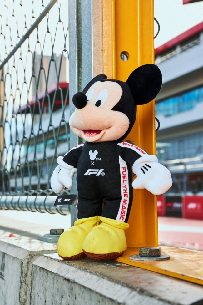 Disney e Formula 1 annunciano una partnership con Webtoon, merchandising ed esperienze