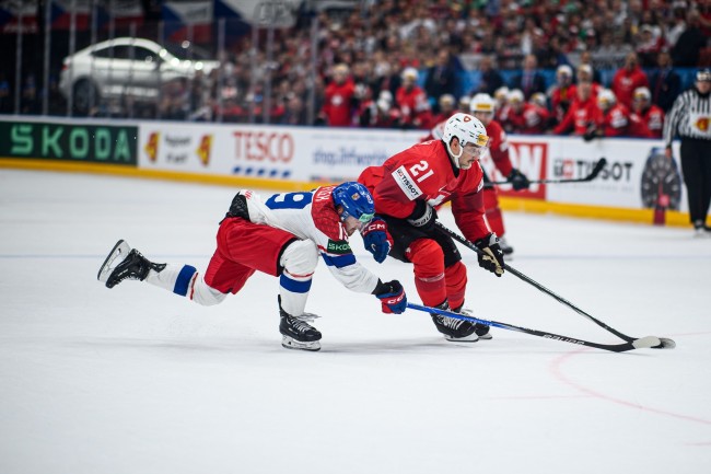 L'arena di hockey su ghiaccio per le Olimpiadi invernali è ancora incompleta, pochi giorni prima dell'evento