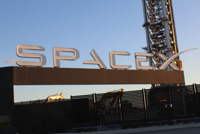 SpaceX parteciperà al concorso del Pentagono per la tecnologia dei droni autonomi
