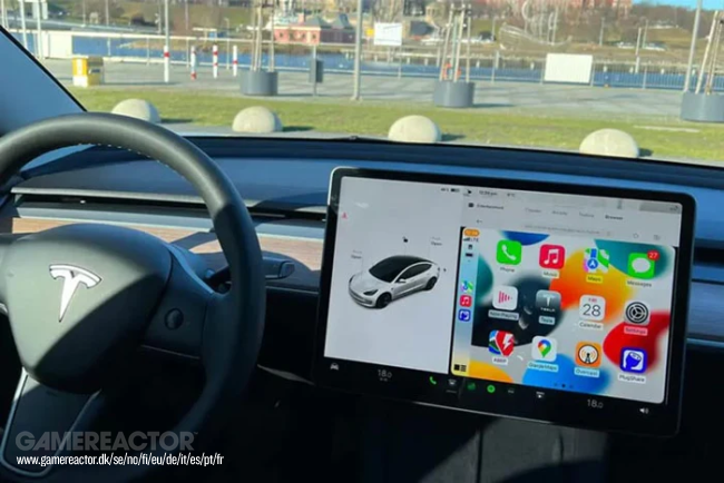 Tesla ritarda nuovamente l'implementazione di Apple CarPlay