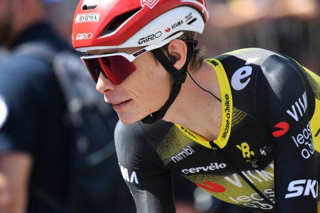 Jonas Vingegaard conquista la maglia rossa alla Vuelta dopo appena due tappe