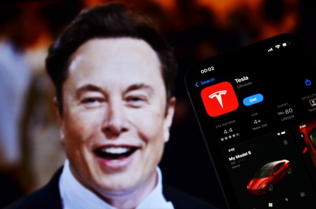 Elon Musk si assicura uno storico accordo da 1 trilione di dollari per Tesla