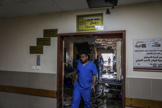 Un attacco mortale israeliano colpisce l'ospedale di Gaza