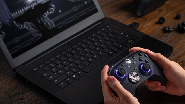 8BitDo Ultimate 3E Controller è un controller Xbox altamente personalizzabile